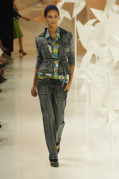 desfiles-cantao-rioinverno2006rtw-127