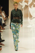 desfiles-cantao-rioinverno2006rtw-129