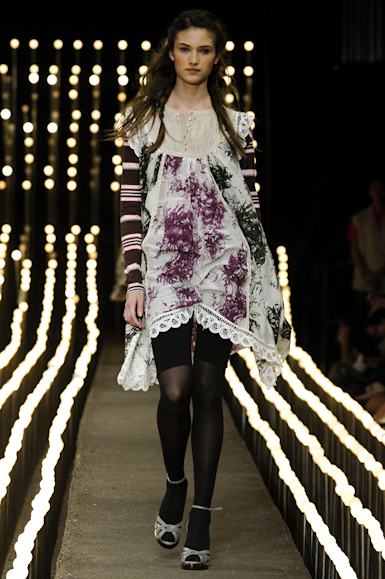 desfiles-colcci-rioinverno2006rtw-117