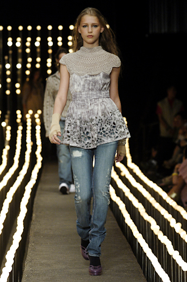 desfiles-colcci-rioinverno2006rtw-135