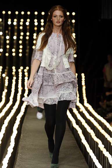 desfiles-colcci-rioinverno2006rtw-139