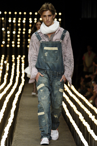 desfiles-colcci-rioinverno2006rtw-140