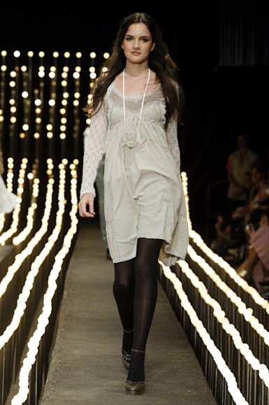 desfiles-colcci-rioinverno2006rtw-143