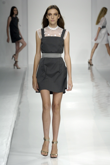 desfiles-gracaottoni-rioinverno2006rtw-106