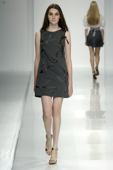 desfiles-gracaottoni-rioinverno2006rtw-107