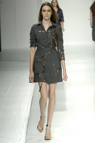 desfiles-gracaottoni-rioinverno2006rtw-108