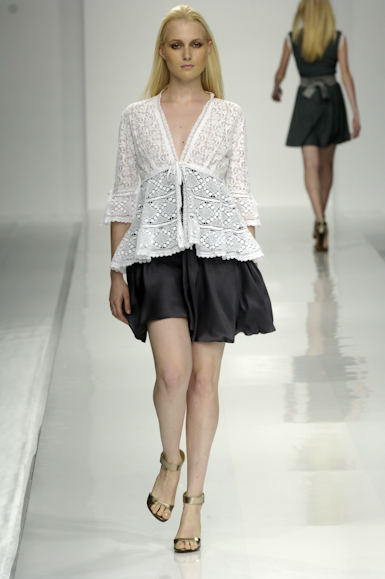 desfiles-gracaottoni-rioinverno2006rtw-113