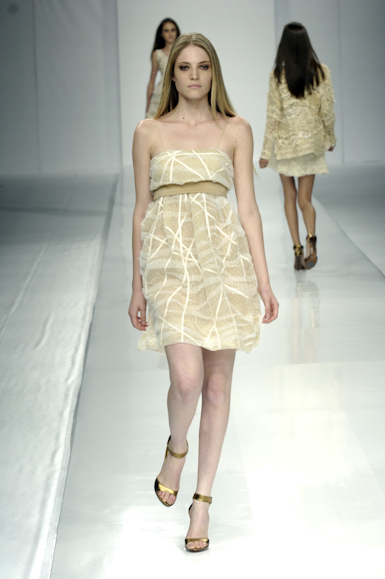 desfiles-gracaottoni-rioinverno2006rtw-125