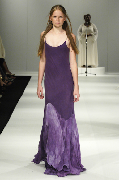 desfiles-marciaganen-rioinverno2006rtw-104