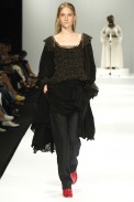 desfiles-marciaganen-rioinverno2006rtw-110