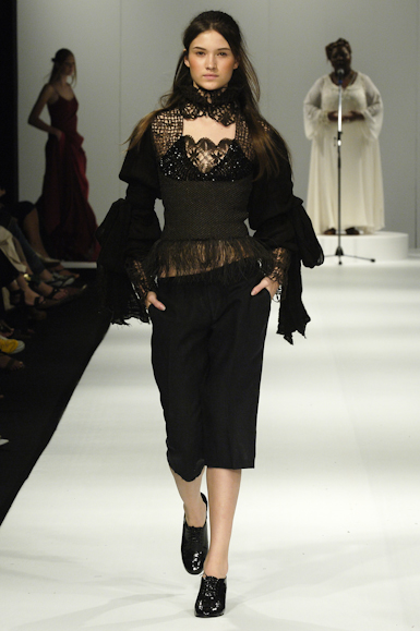 desfiles-marciaganen-rioinverno2006rtw-117