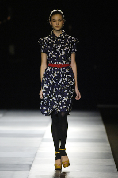 desfiles-mariabonitaextra-rioinverno2006rtw-101