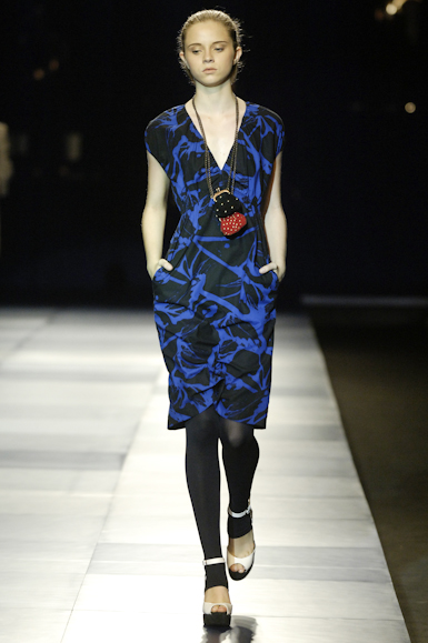 desfiles-mariabonitaextra-rioinverno2006rtw-115