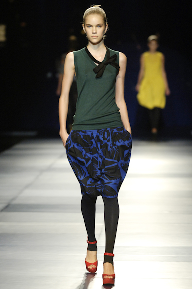desfiles-mariabonitaextra-rioinverno2006rtw-117