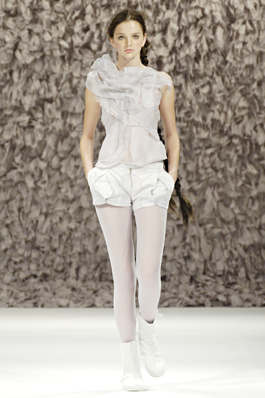 desfiles-melkzda-rioinverno2006rtw-100
