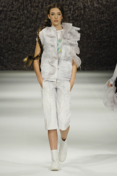 desfiles-melkzda-rioinverno2006rtw-102