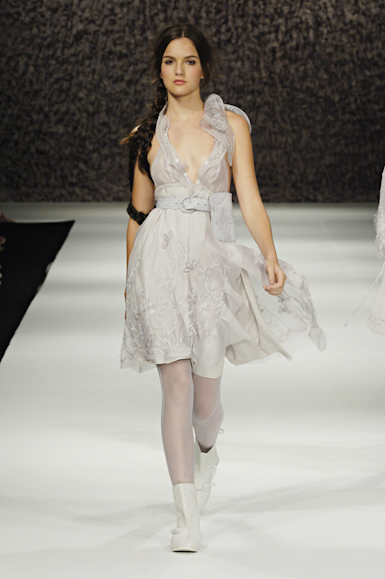 desfiles-melkzda-rioinverno2006rtw-105