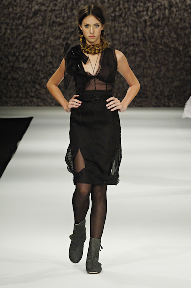 desfiles-melkzda-rioinverno2006rtw-106