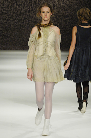 desfiles-melkzda-rioinverno2006rtw-111