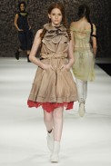 desfiles-melkzda-rioinverno2006rtw-115