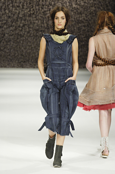 desfiles-melkzda-rioinverno2006rtw-116