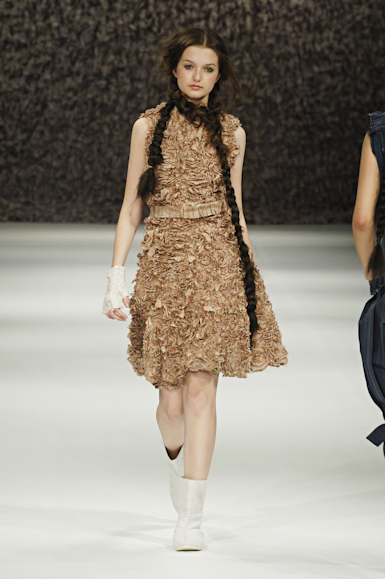 desfiles-melkzda-rioinverno2006rtw-117