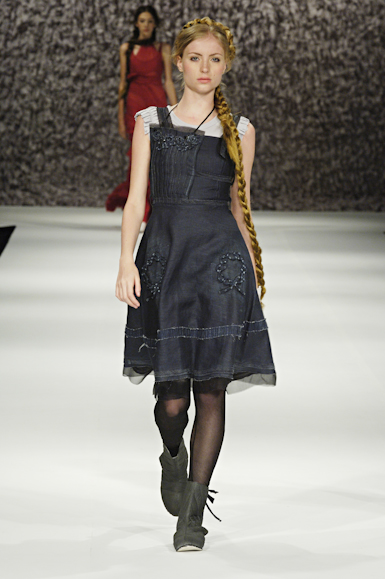desfiles-melkzda-rioinverno2006rtw-119