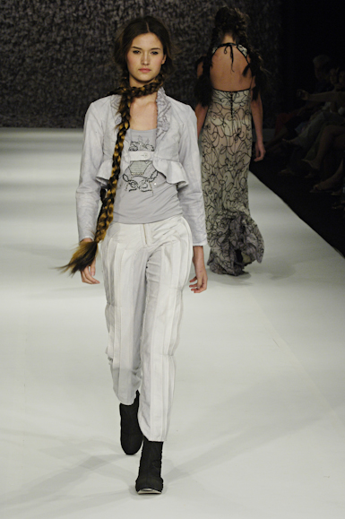 desfiles-melkzda-rioinverno2006rtw-122