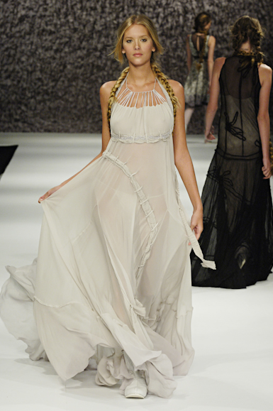 desfiles-melkzda-rioinverno2006rtw-128