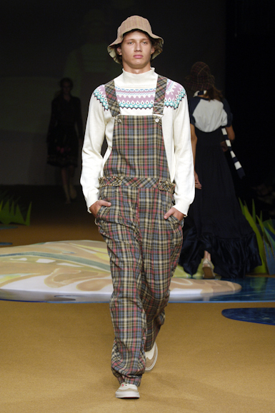 desfiles-redley-rioinverno2006rtw-104