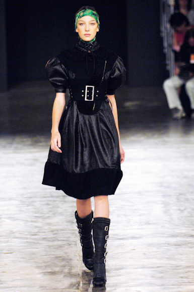 desfiles-aherchcovich-spinverno2006rtw-105