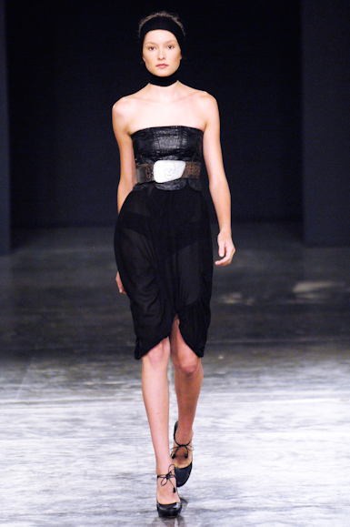 desfiles-aherchcovich-spinverno2006rtw-107