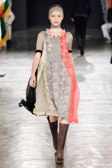 desfiles-aherchcovich-spinverno2006rtw-111