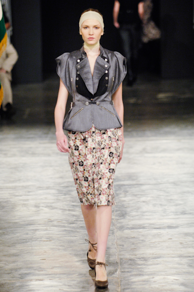 desfiles-aherchcovich-spinverno2006rtw-113