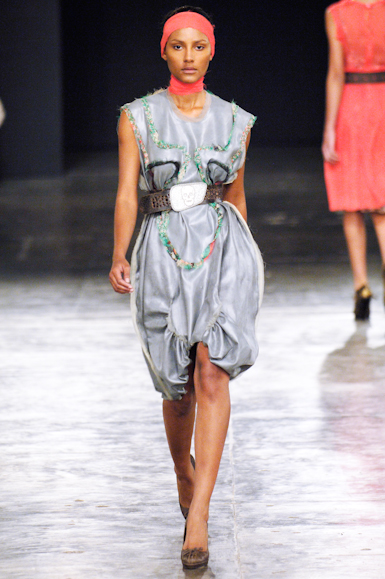 desfiles-aherchcovich-spinverno2006rtw-116