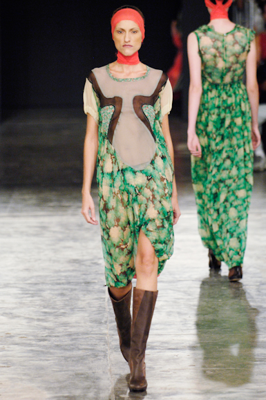 desfiles-aherchcovich-spinverno2006rtw-122