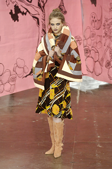 desfiles-fabiabercsek-spinverno2006rtw-103