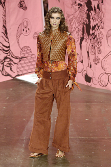 desfiles-fabiabercsek-spinverno2006rtw-104