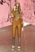 desfiles-fabiabercsek-spinverno2006rtw-108