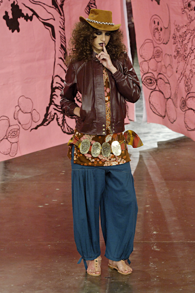 desfiles-fabiabercsek-spinverno2006rtw-109