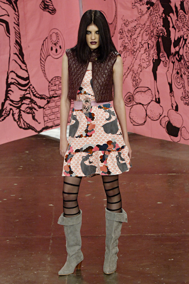 desfiles-fabiabercsek-spinverno2006rtw-112