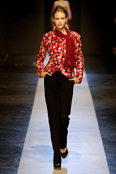 desfiles-gisellenasser-saopauloinverno2006rtw-108