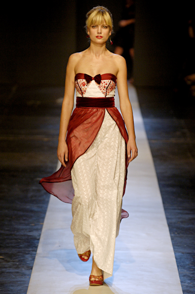 desfiles-gisellenasser-saopauloinverno2006rtw-109