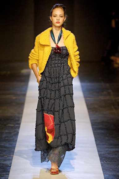 desfiles-gisellenasser-saopauloinverno2006rtw-125
