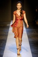 desfiles-gisellenasser-saopauloinverno2006rtw-128