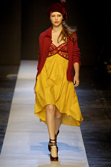 desfiles-gisellenasser-saopauloinverno2006rtw-130