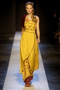 desfiles-gisellenasser-saopauloinverno2006rtw-133
