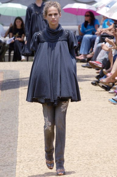 desfiles-cavalera-saopauloinverno2006rtw-109