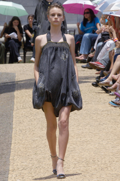 desfiles-cavalera-saopauloinverno2006rtw-111