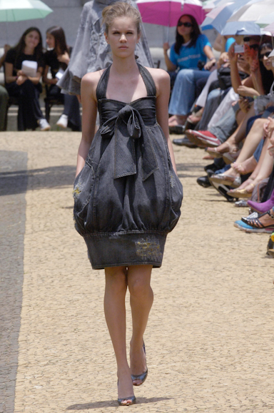 desfiles-cavalera-saopauloinverno2006rtw-114